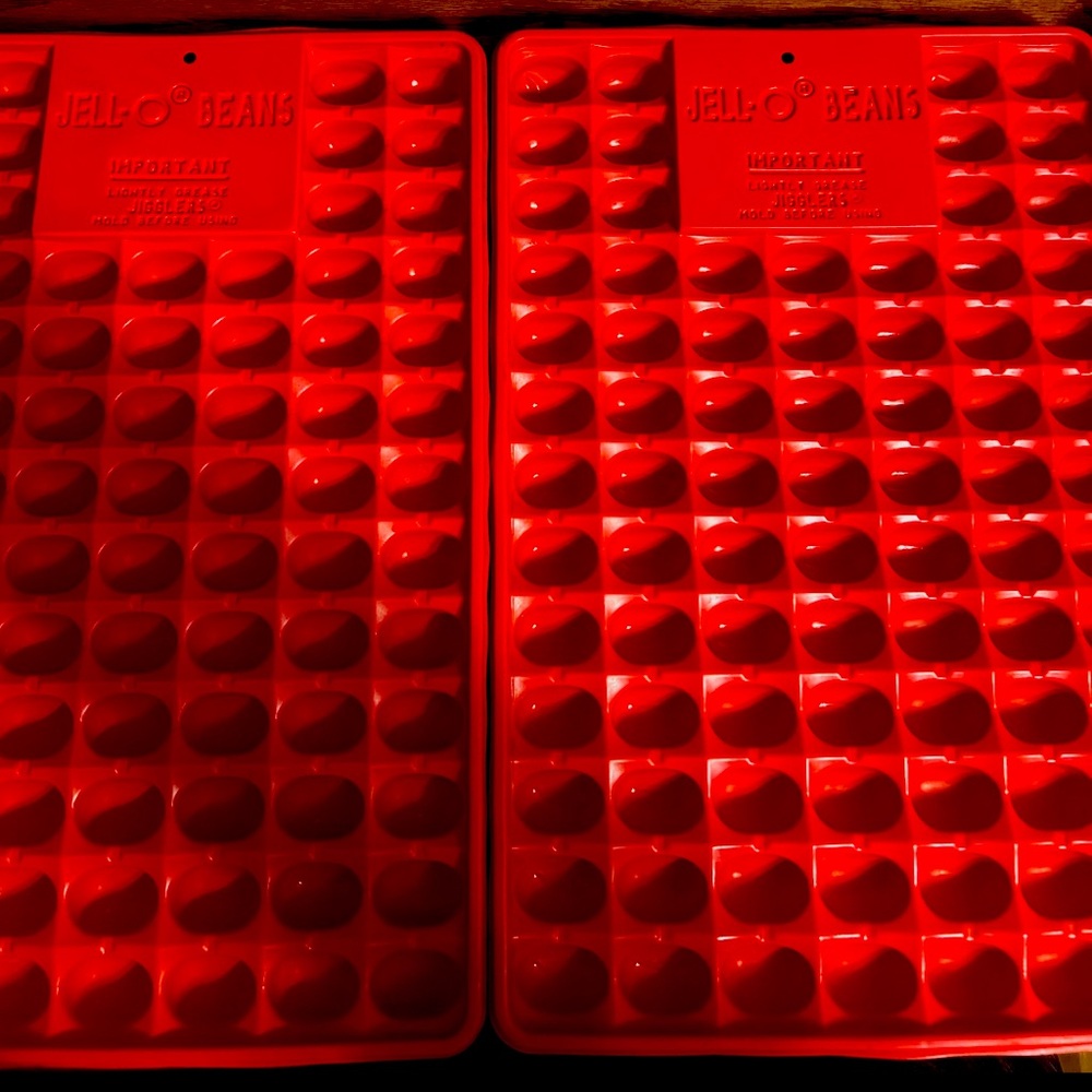 Jell-O Beans Silicone Candy Mold Tray - Red

4 trays!!!